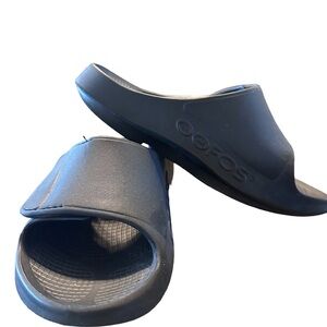 OOFOS Men’s or Women’s Black Comfort Slides M6 W8